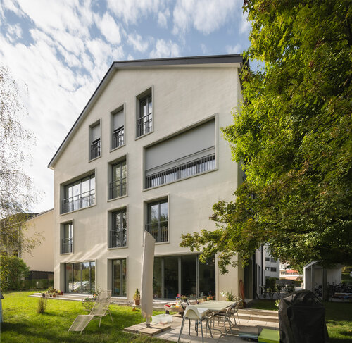 Mehrfamilienhaus